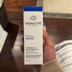 Odacite Brightening Serum - vitamin C and E